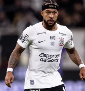"A bola até agora não caiu", diz Lula sobre pênalti de Memphis Depay