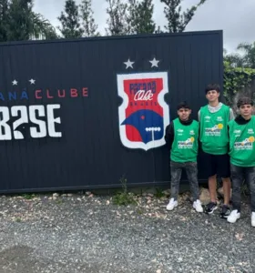 Alunos do 'Esporte de Base' em PG participam de avaliação no Paraná Clube