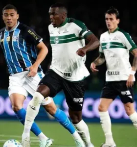 Grêmio faz no fim, derrota o Coritiba e ganha ânimo na luta contra o Z4