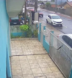 Mãe do jogador Paulo Miranda é assaltada em rua de Castro
