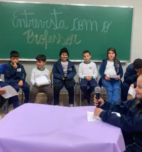 Turma multisseriada de Reserva entrevista professor sobre robótica