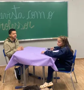 Turma multisseriada de Reserva entrevista professor de robótica