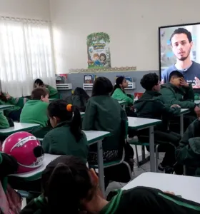 Vamos Ler e Unimed PG auxiliam no trabalho sobre o Dia da Árvore em Imbaú