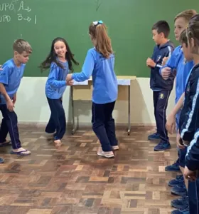 Dinâmicas em sala trabalham o campo e a cidade com turma de Rio Azul