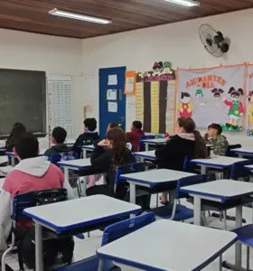 Dia da Árvore em Castro é destaque com aula do Vamos Ler e Unimed PG