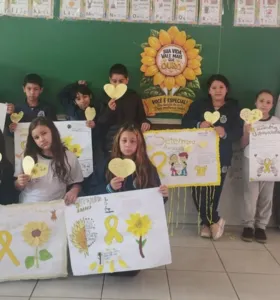 Turma de Ortigueira produz cartazes e frases pelo Setembro Amarelo