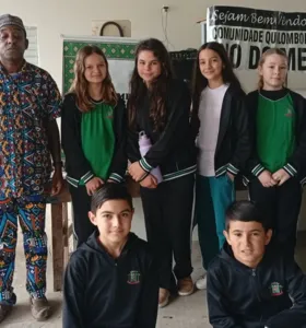 Turma de Imbituva visita quilombo e resgata história da ancestralidade