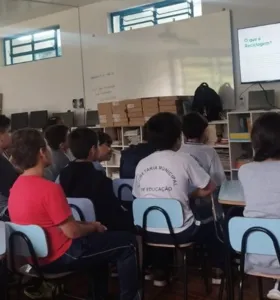 Vamos Ler e Tetra Pak contribuem na ação com recicláveis em Castro