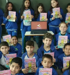 Tribunal de Justiça leva projeto de cidadania a escola de Jaguariaíva