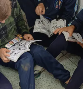 Biblioteca de Hogwarts estimula leitura e aprendizado em Rio Azul