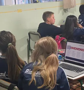 Turma de Rio Azul imerge nos ‘Três Poderes’ e aspectos democráticos