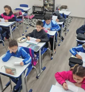 Dinâmica traz investigação linguística em classe de São Mateus do Sul