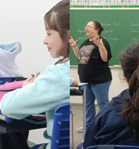 Atividade une cores, poemas e sentimentos em São Mateus do Sul