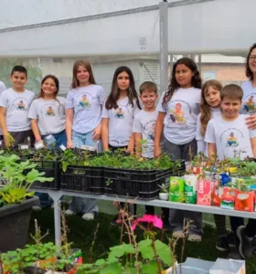 Turma de São João do Triunfo cria viveiro de mudas frutíferas nativas