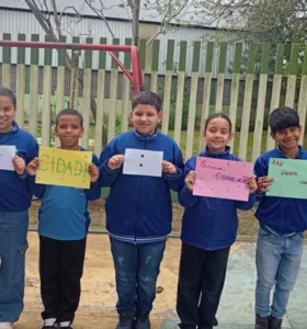 Turma de Jaguariaíva estabelece conexões ‘campo e cidade’ com o Vamos Ler