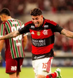 Flamengo mantém liderança do Brasileirão após vitória de Fla-Flu