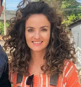 A saída ocorre após a decisão da emissora de encerrar o programa Plug