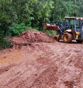 Prefeitura de Castro suspende transporte escolar e aulas na zona rural