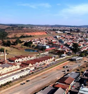 Jaguariaíva celebra 203 anos com ato cívico, santa missa e sessão solene
