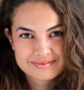 Lua Blanco interpretou a personagem Roberta, na novela "Rebelde", da Record