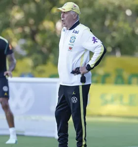Seleção Brasileira volta aos treinos um dia após empate contra Austrália