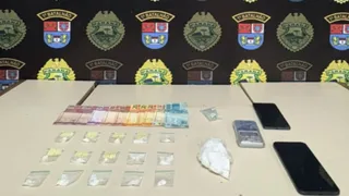 Mulher é presa com cocaína e mais de R$ 200 em Ponta Grossa
