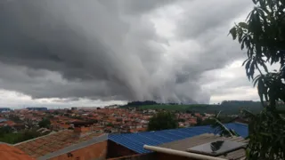 Alerta: duas nuvens-funil são registradas em Ponta Grossa e Ipiranga