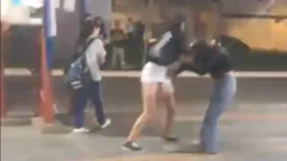 Vídeo mostra adolescentes brigando no Terminal de Oficinas em PG
