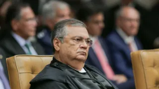 Ministro Flávio Dino manda Andrei Rodrigues voltar para chefia da PF
