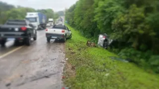 Acidente com três veículos deixa motorista de 46 anos morto em Irati