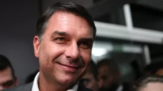 Flávio promete devolver parte do Pix pago em contas e criar o 'Vira Pix'