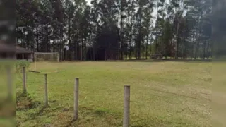 Menina de 3 anos morre após trave de futebol cair durante festa no Paraná