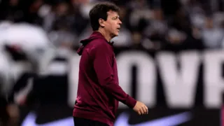 Em crise, Corinthians anuncia demissão do técnico Fernando Diniz