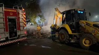 Corpo de idoso é encontrado após incêndio de grandes proporções