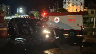 Homem é esfaqueado em bar e foge antes da chegada do socorro