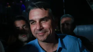 Após apoio da bancada do agro, Flávio promete Ministério da Agricultura