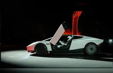 Tesla roadster em demonstração