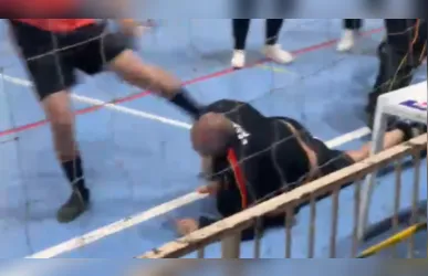 Imagens que circulam nas redes sociais mostram agressões contra integrantes da equipe de arbitragem