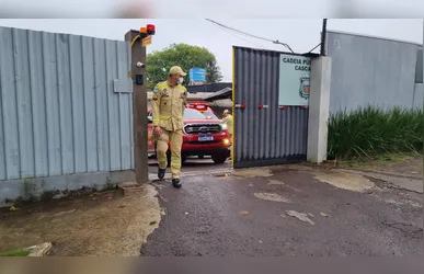 Equipes do Corpo de Bombeiros foram acionadas e se deslocaram rapidamente até o local
