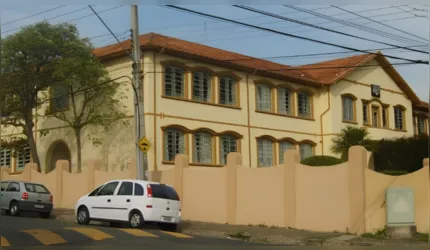 Colégio Estadual Meneleu de Almeida Torres, em Ponta Grossa