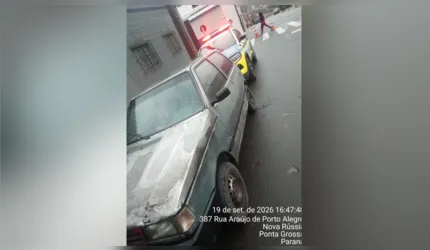 O Fiat Uno foi autuado e removido ao pátio