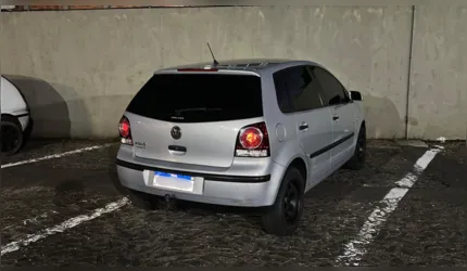 Veículo estava abandonado em uma oficina no bairro Contorno desde abril; responsável pelo estabelecimento foi levado à delegacia
