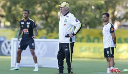 Carlo Ancelotti durante treino da Seleção Brasileira neste sábado (26) em Brisbane, na Austrália