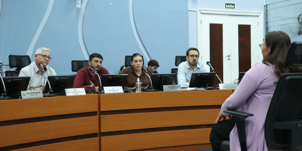 A sessão contou com a presença da presidente da CPI, vereadora Enfermeira Marisleidy (DEM), do relator Ede Pimentel (PDT) e dos membros Léo Farmacêutico (União) e Geraldo Stocco (PV).