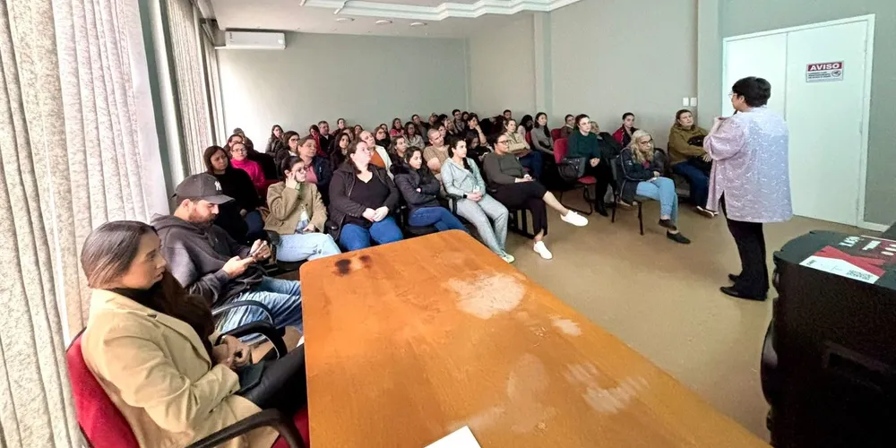 A entidade reuniu equipes das UBSs para mais uma etapa do projeto piloto
atendimento a pessoas com TEA.