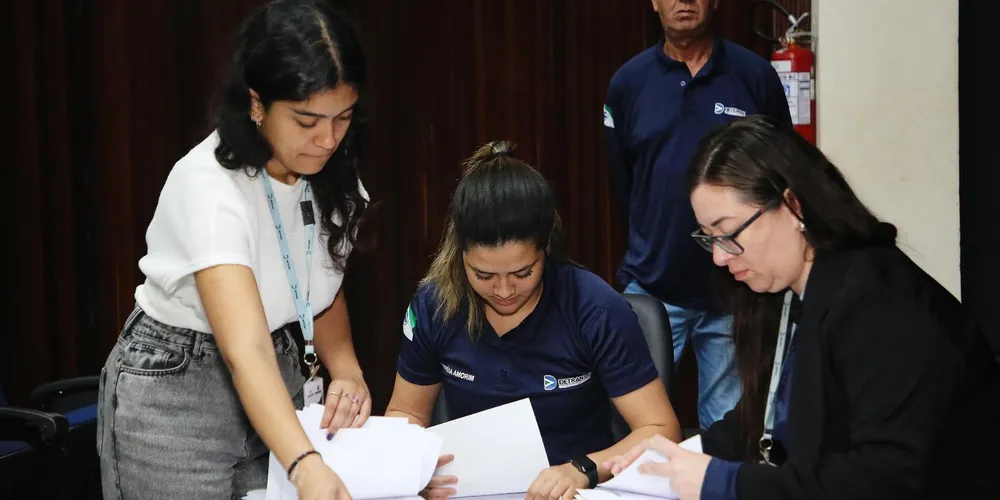 Três leilões do Detran-PR destinam 3,4 mil sucatas no Estado