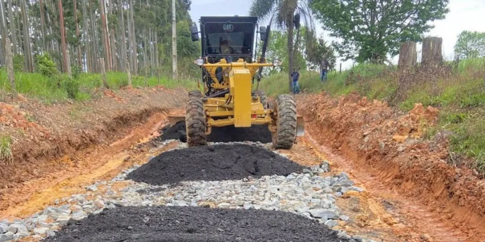 A Secretaria Municipal de Obras segue trabalhando na manutenção