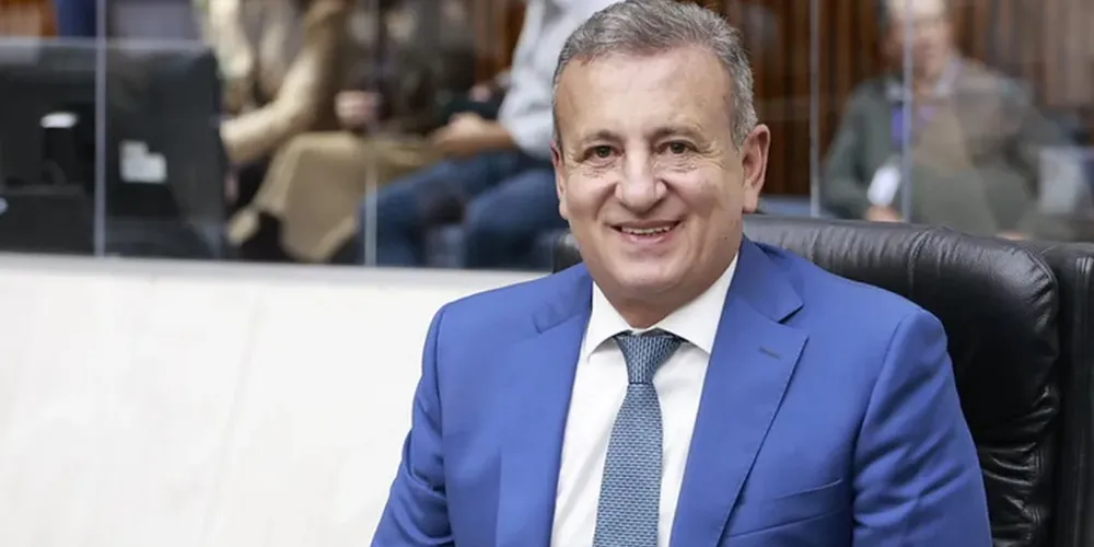 O deputado estadual Moacyr Fadel comemora a aprovação da lei que oficializa a Rota Biker e impulsiona o mototurismo no Paraná