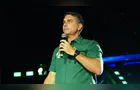 Trump pode agilizar green card de Flávio Bolsonaro, aponta jornal americano