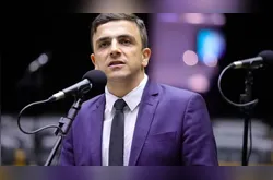 Aliel Machado critica Flávio Bolsonaro e alerta para riscos ao Brasil